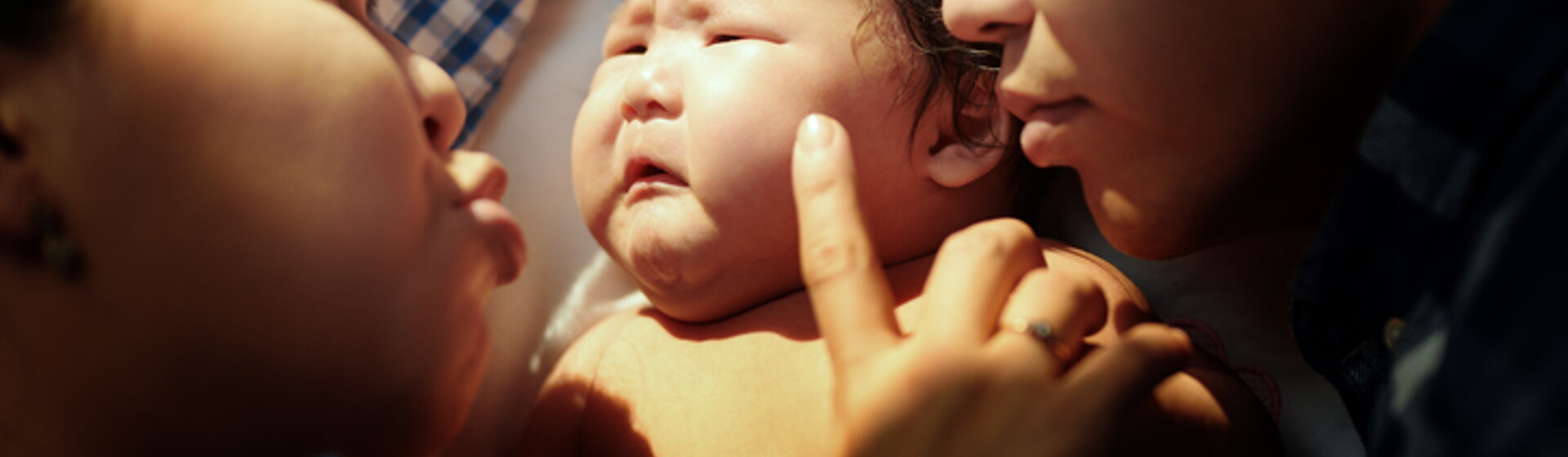 พัฒนาการด้านอารมณ์เด็กแต่ละช่วงวัย พร้อมกิจกรรมส่งเสริมพัฒนาการลูก พัฒนาการด้านอารมณ์เด็กแต่ละช่วงวัย พร้อมกิจกรรมส่งเสริมพัฒนาการลูก