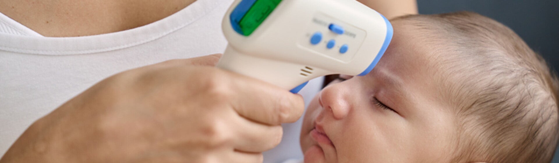 วิธีลดไข้ทารกแรกเกิด เร่งด่วน ทารกเป็นไข้ ตัวร้อน พร้อมวิธีวัดไข้