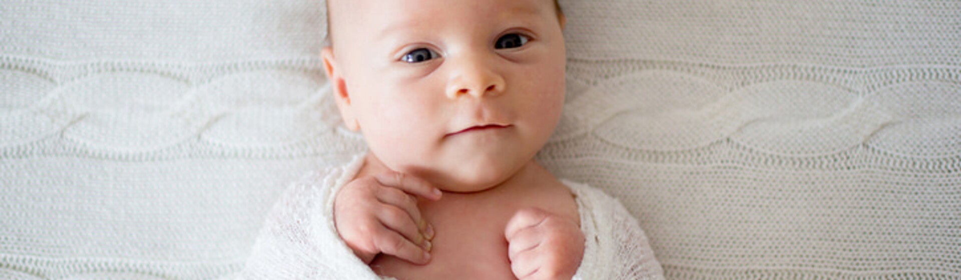 วิธีห่อตัวทารก การห่อตัวทารกให้ลูกสบายตัว คล้ายอยู่ในท้องแม่