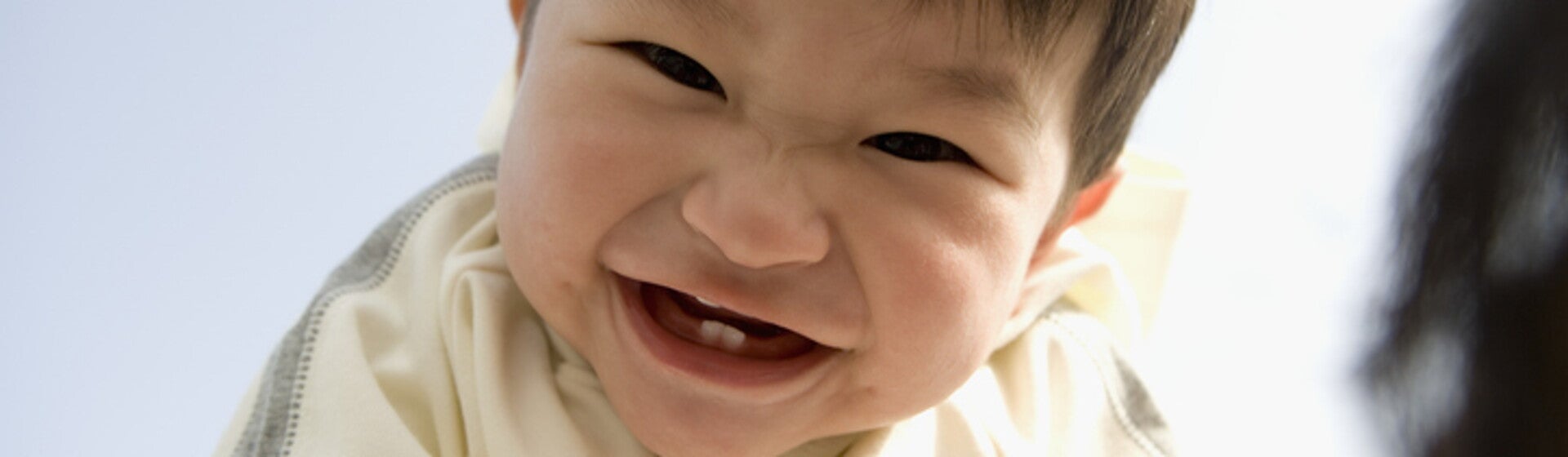 ทารกฟันขึ้นตอนกี่เดือน? ฟันเด็กขึ้นกี่เดือน? พร้อมวิธีดูแล