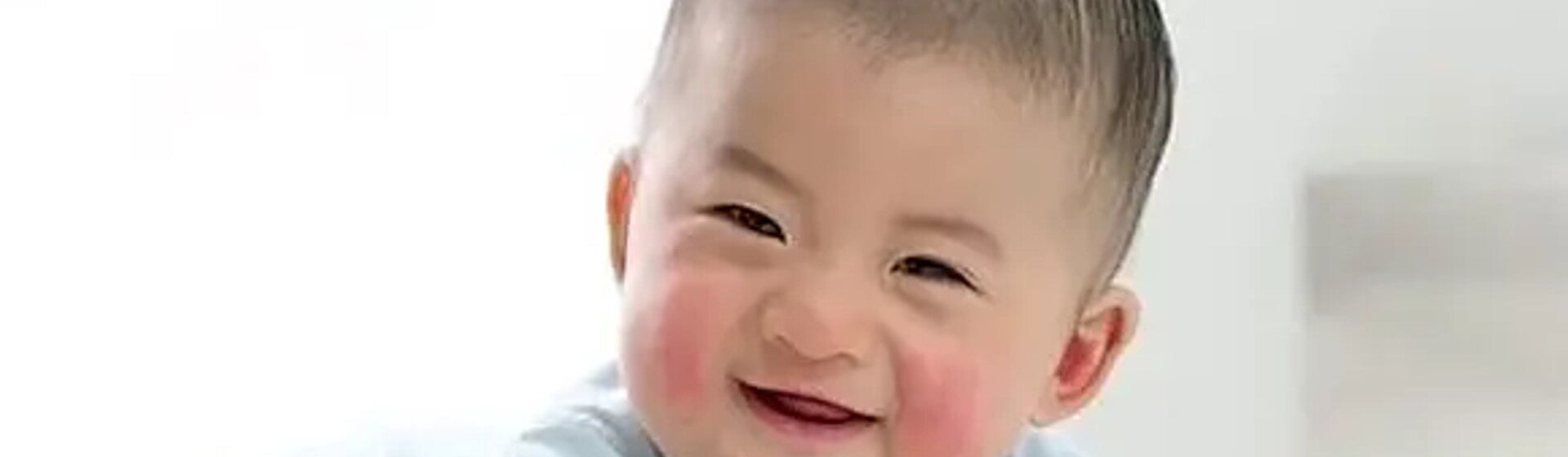 ผื่นขึ้นหน้าทารก ทำไงดี พร้อมวิธีดูแลผดผื่นบนใบหน้าทารก ผื่นขึ้นหน้าทารก ทำไงดี พร้อมวิธีดูแลผดผื่นบนใบหน้าทารก