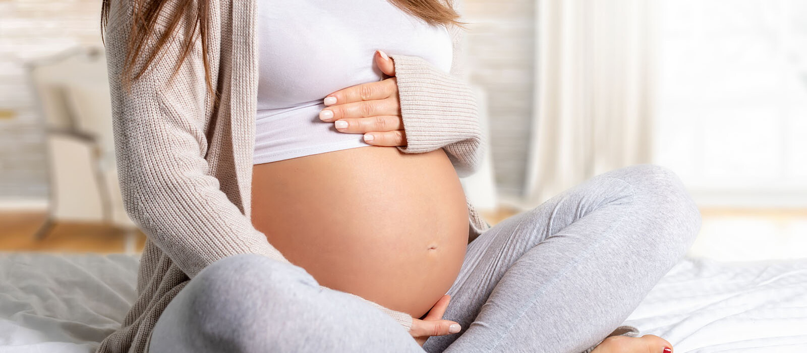แม่ท้องพร้อม! วิธีดูแลครรภ์ จัดการกับความกังวล เข้าใจอาการคนท้อง