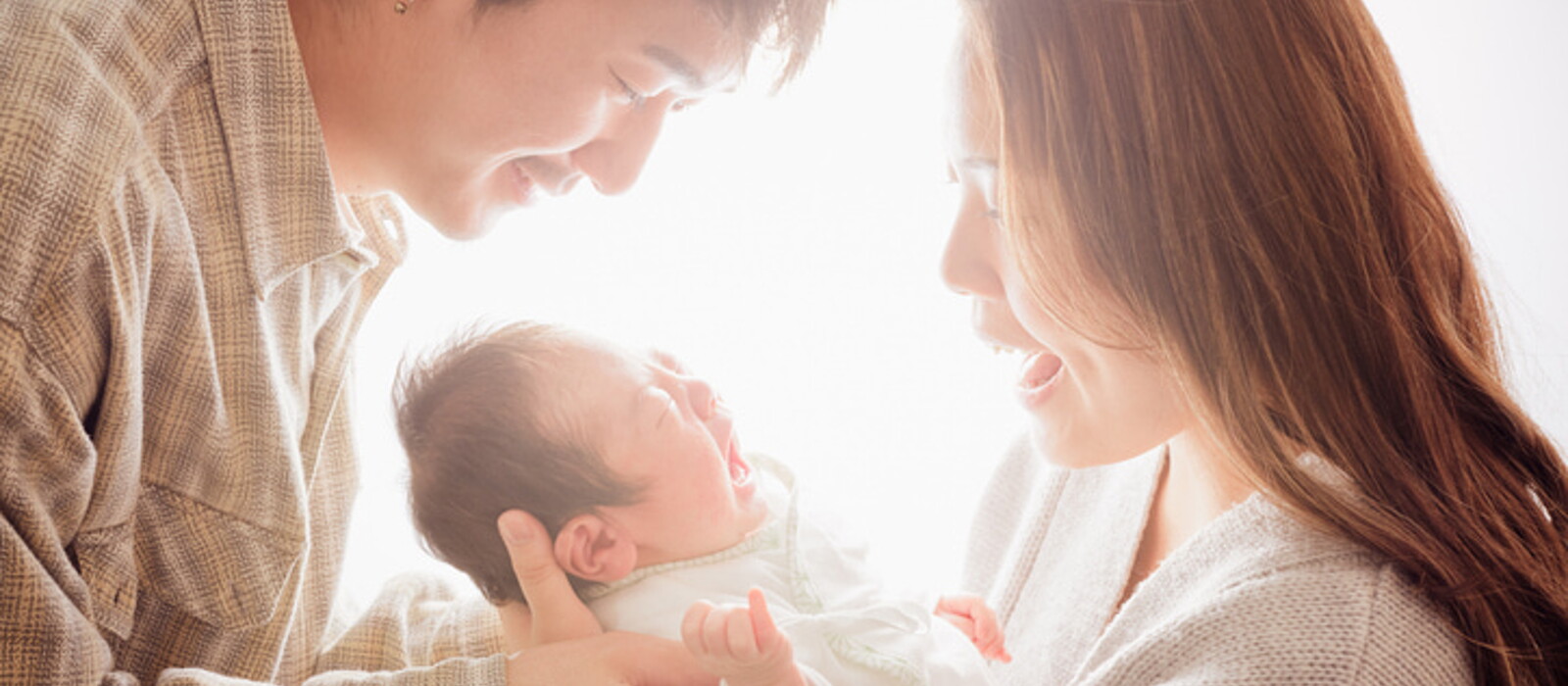 11 วิธีการเลี้ยงทารกแรกเกิด - 1 เดือน ที่พ่อแม่มือใหม่ต้องรู้